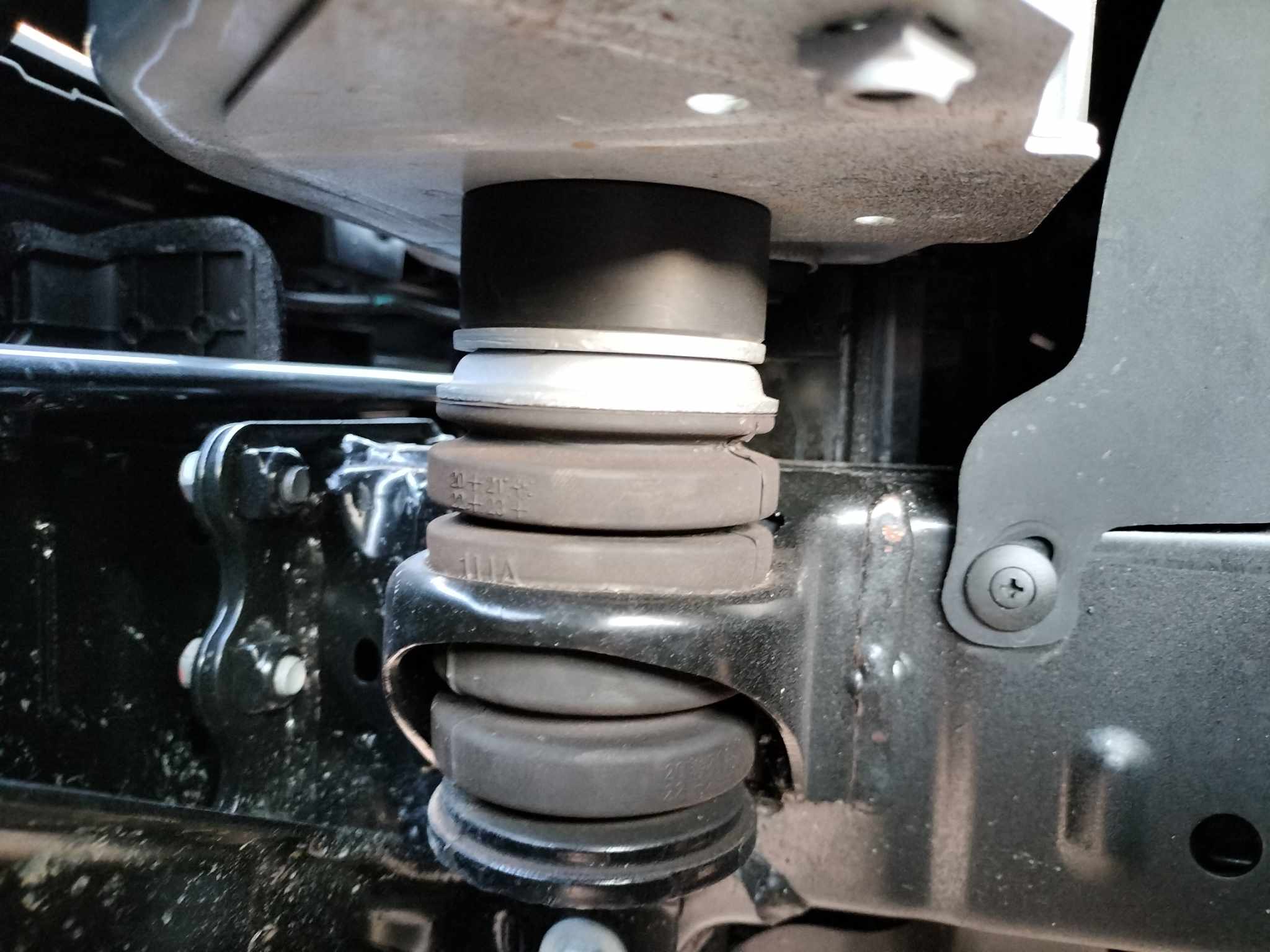 Nissan Y62 1" body lift JM 4X4 Suspension