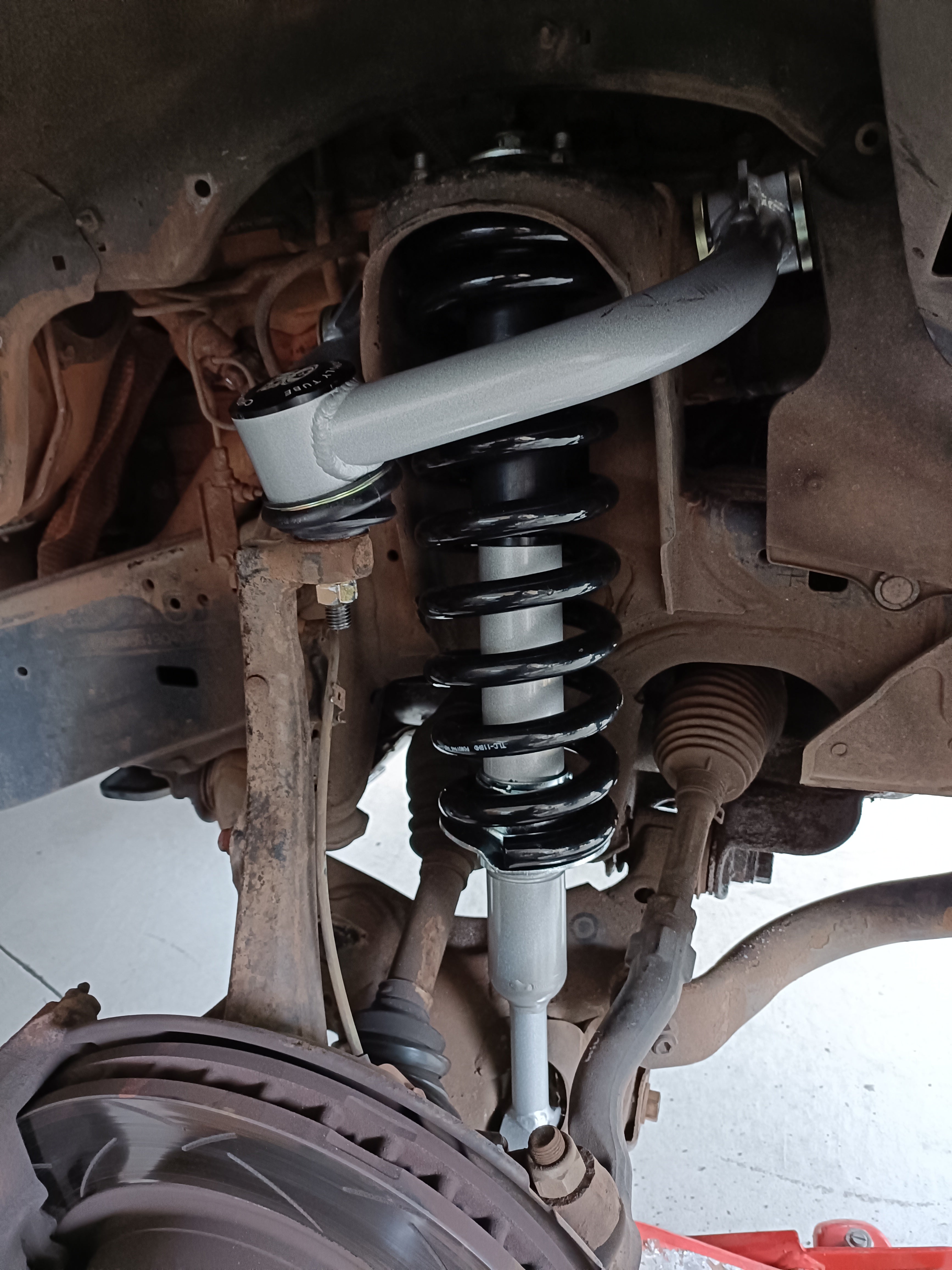 LC200 3/2 MONOTUBE LIFT KIT JM 4X4 Suspension